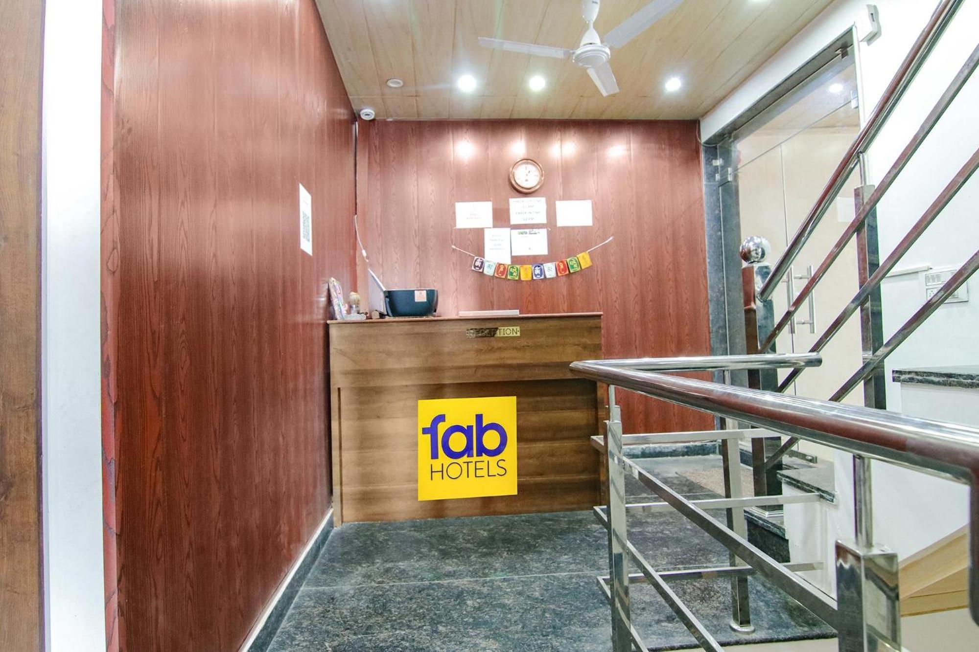 Fabexpress Kalsia Homestay - Nr Radha Krishna Mandir 穆索里 外观 照片